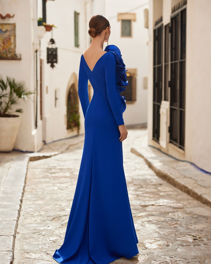 VESTIDO CON FLORES EN EL PECHO - Imagen 2