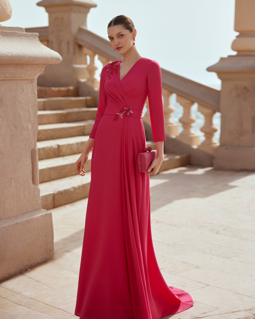 VESTIDO CON APLIQUE EN HOMBRO Y CINTURA