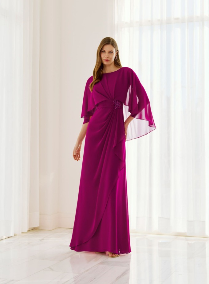 Vestido largo de raso con escote barco