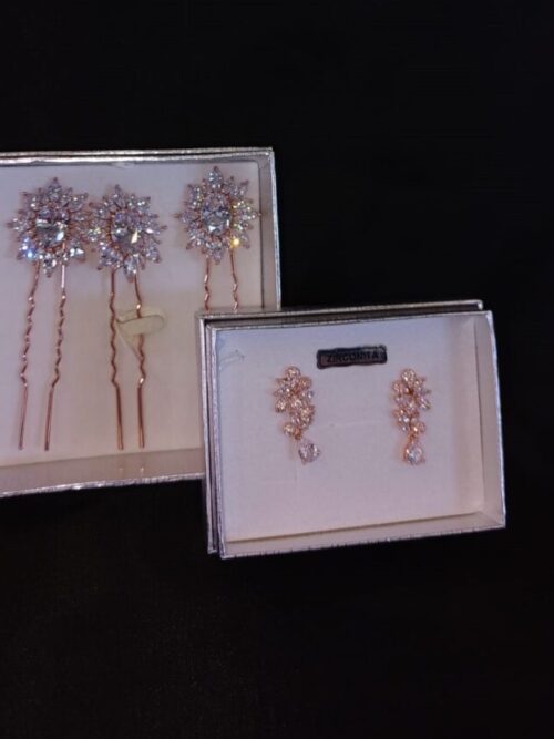 Peines brillantes con pendientes