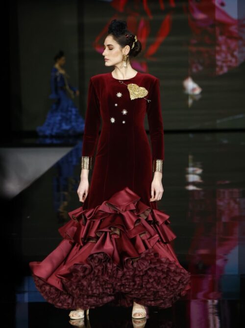 Traje de flamenca burdeos con tafetán bicolor